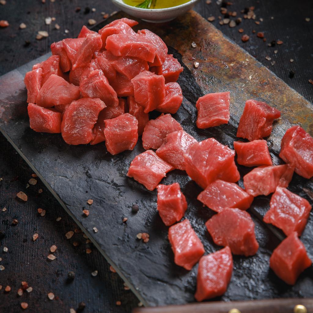 Goulash Especial de Res L-M  - Carnes y Carnes